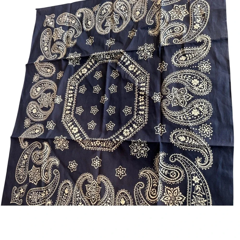 Vtg 40s Fast Color Blue Bandana Elephant Trunk Up Paisley Made in USA Wild Rag‎
